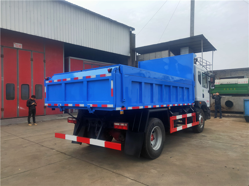 東風牌8-10方污泥清運車