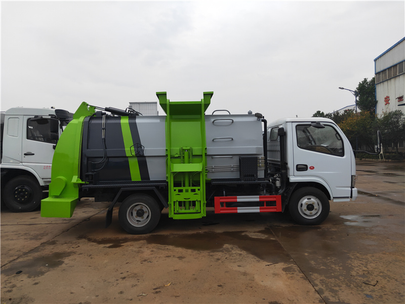 東風(fēng)5方6方餐廚垃圾車(方罐)