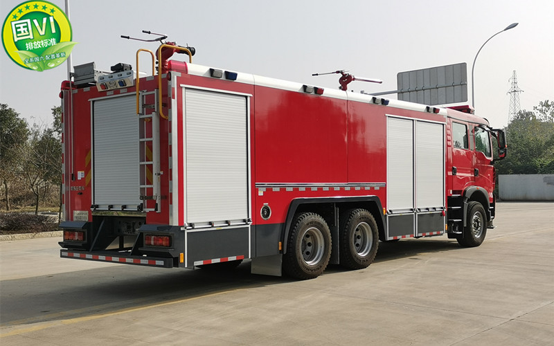 國(guó)六重汽12噸水泡沫干粉聯(lián)用消防車